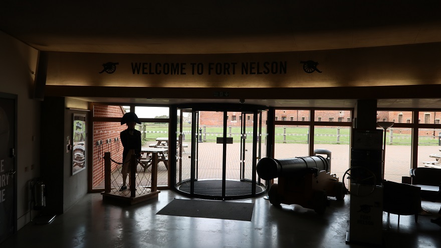 ENGLAND - Fort Nelson